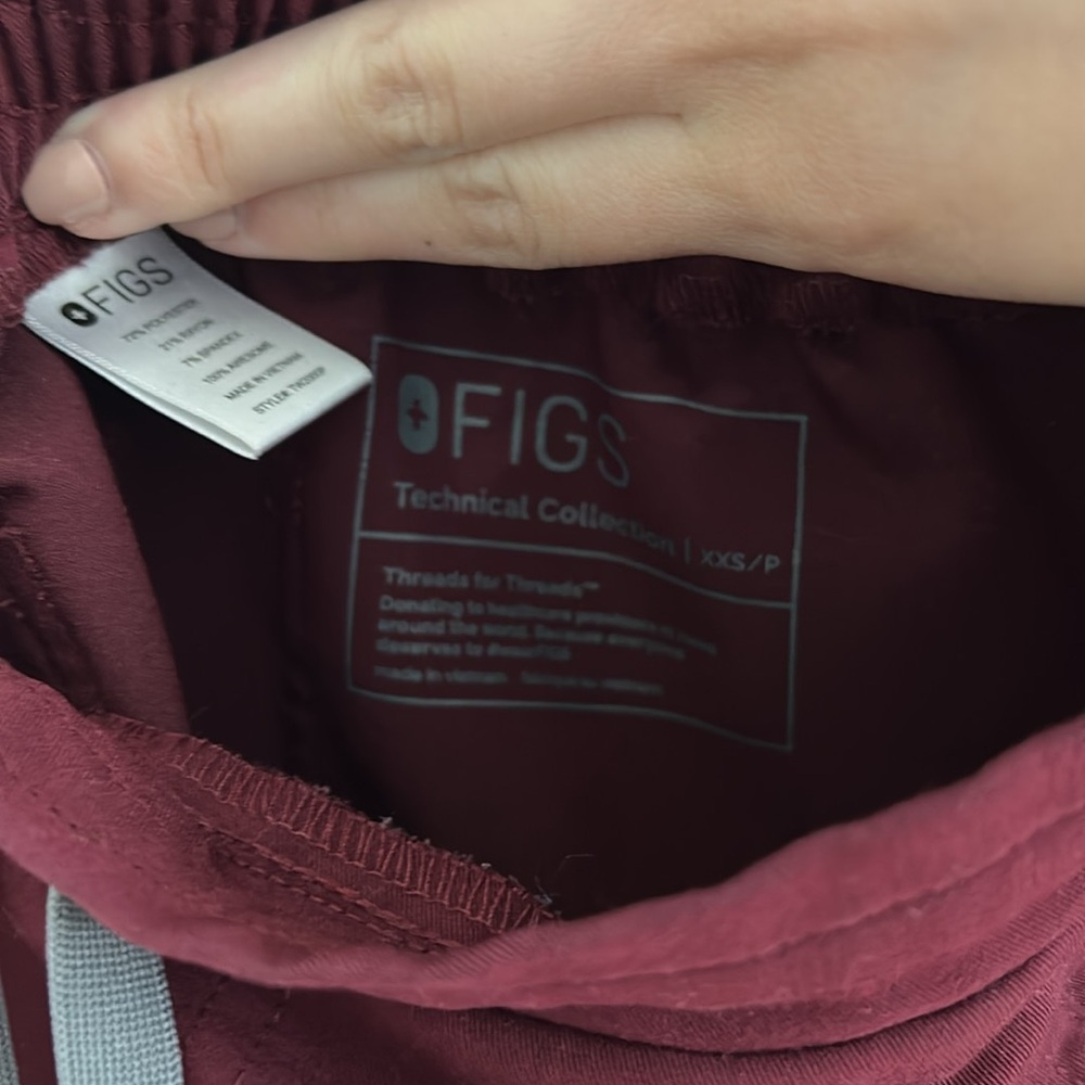 Figs Women's Scrub Set in Burgundy - Picture 6 of 7